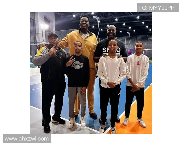 奥尼尔与录像中的姚明对决谁才是篮球巨星的真正代表 奥尼尔与录像中的姚明对决谁才是篮球巨星的真正代表