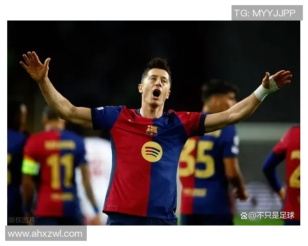 莱万再创辉煌赛季新高,带领球队冲击冠军荣耀之路 莱万再创辉煌赛季新高,带领球队冲击冠军荣耀之路