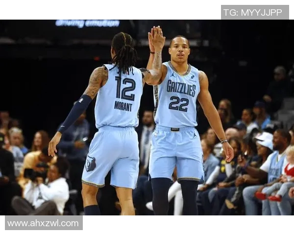 灰熊与马刺季后赛对决回顾:激烈角逐与精彩瞬间的完美结合 灰熊与马刺季后赛对决回顾:激烈角逐与精彩瞬间的完美结合